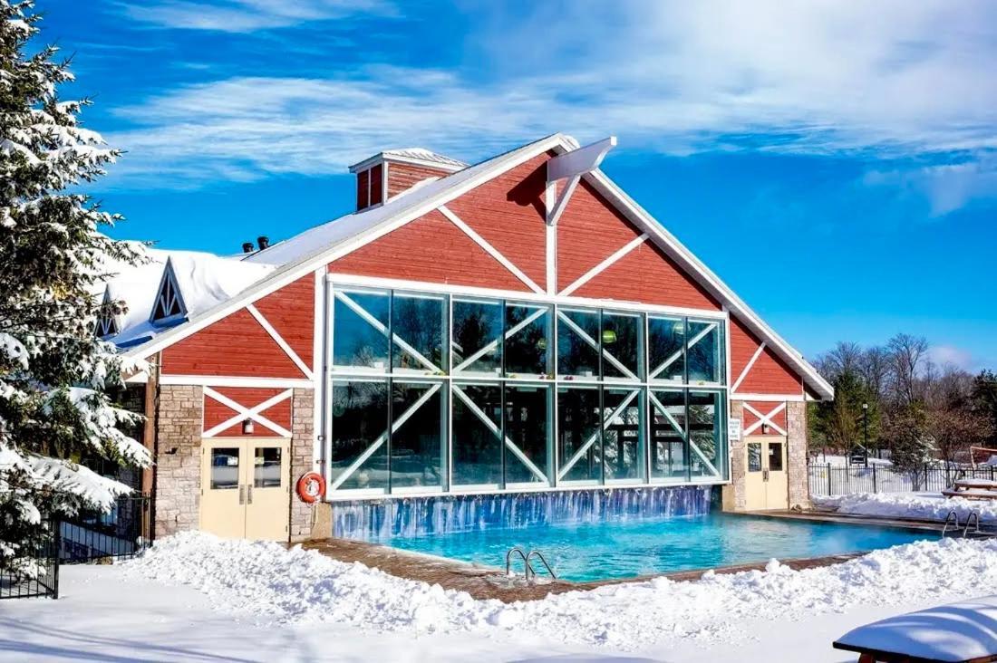 Hillside Haven: Carriage Club Resort Retreat Edgar Eksteriør bilde